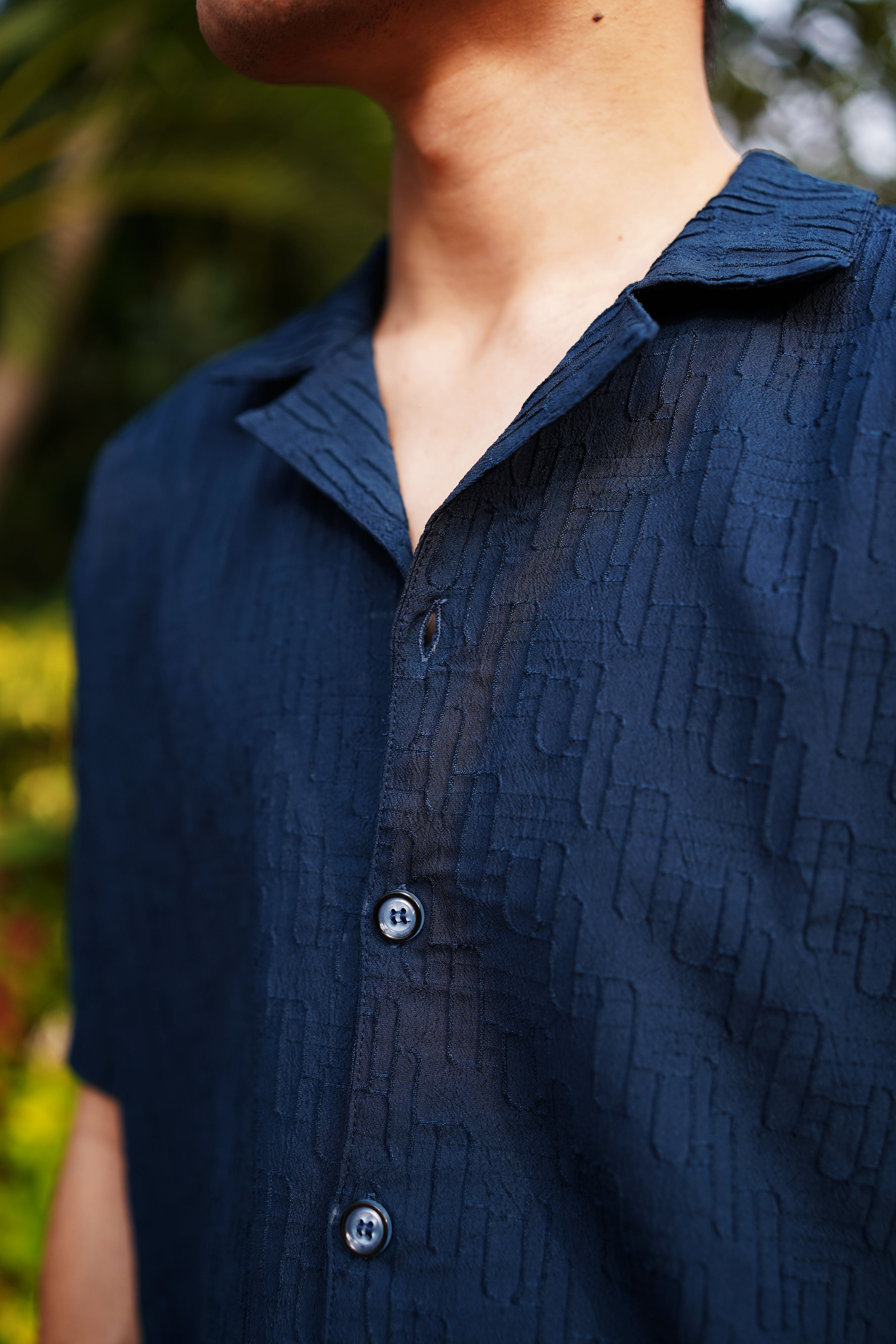 GEOMETRIC TEXTURED SHIRT (BLUE)