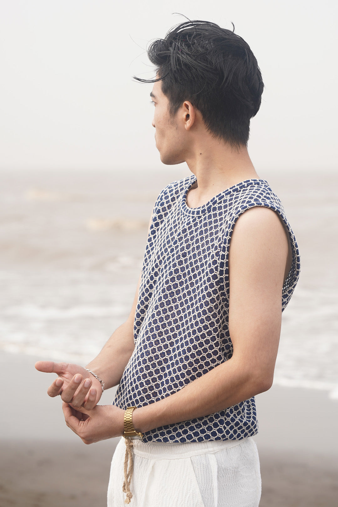 CROCHET TEXTURED VEST BLUE