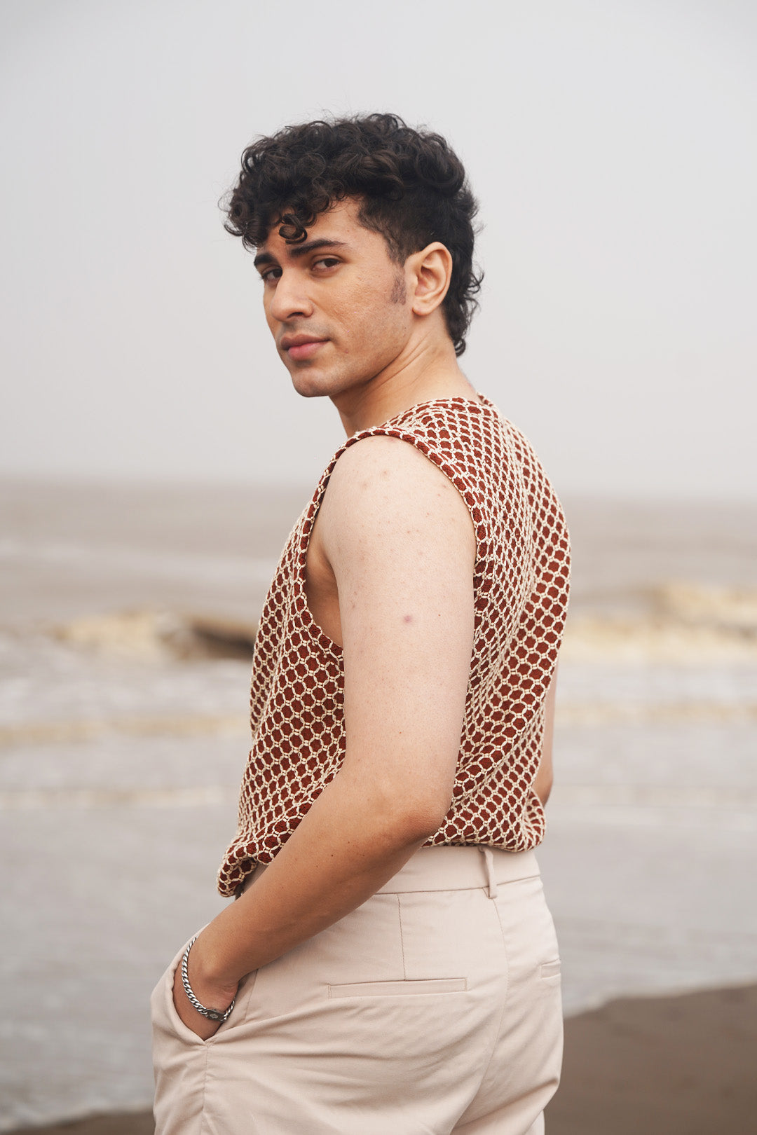 CROCHET TEXTURED VEST RUST