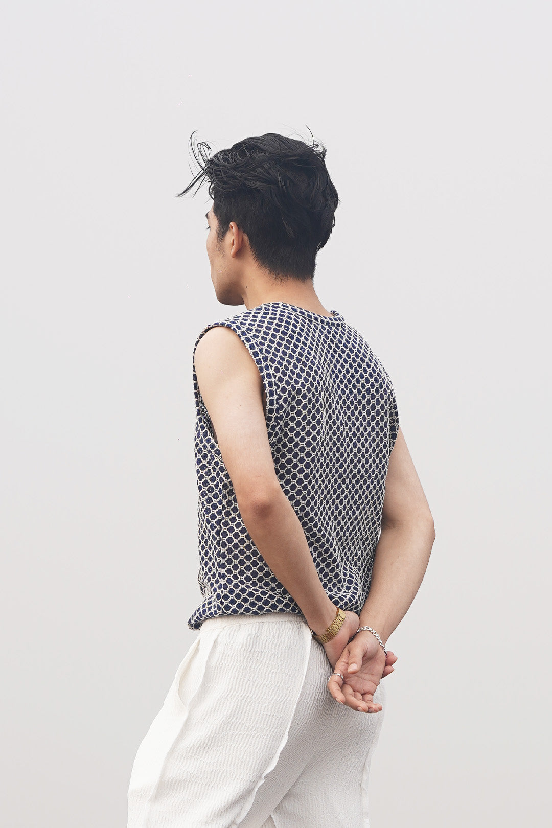 CROCHET TEXTURED VEST BLUE