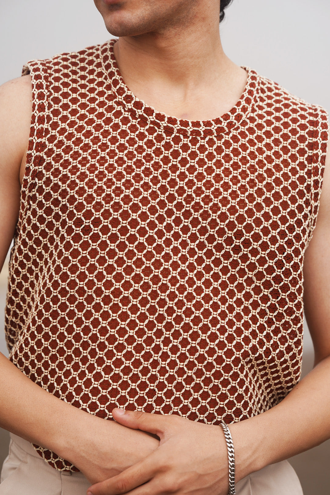 CROCHET TEXTURED VEST RUST